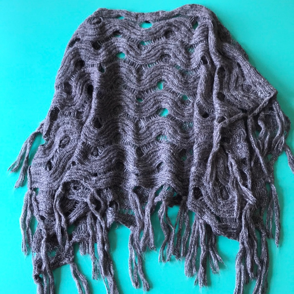 Pretty knit poncho - versatile in all seasons!